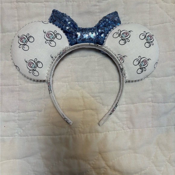 Cinderella Carriage Minnie Ear Headband - Picture 2 of 2